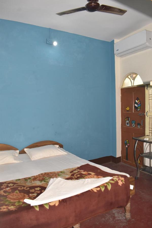 Hotel Om Rest House Waranasi Zewnętrze zdjęcie